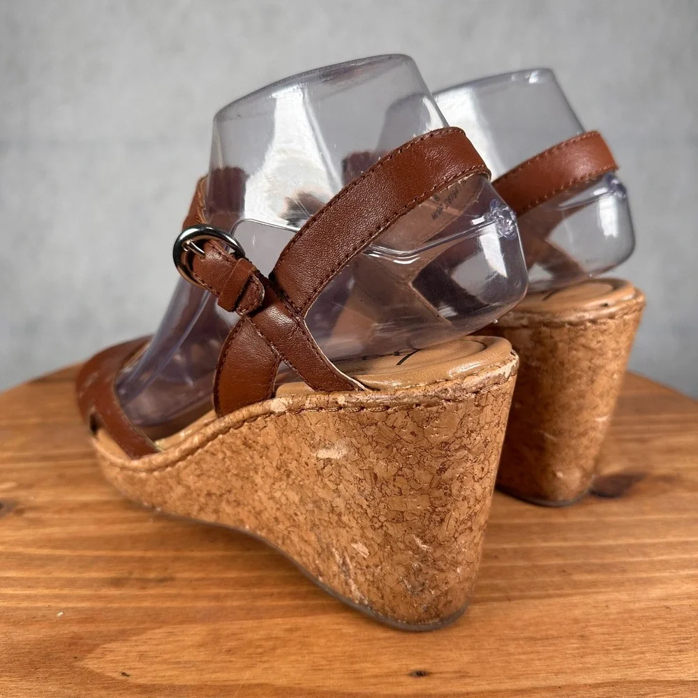 b.o.c. Wedge Sandals Women 8 Brown Good T-Strap Cork Platform C61941